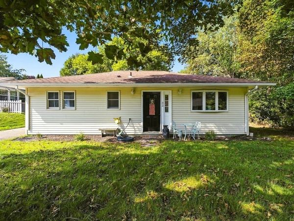 33 Deer Pond Drive, Leicester, MA 01524