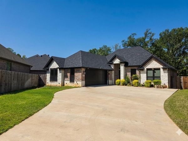 11034 Oak Springs Cove, Tyler, TX 75703