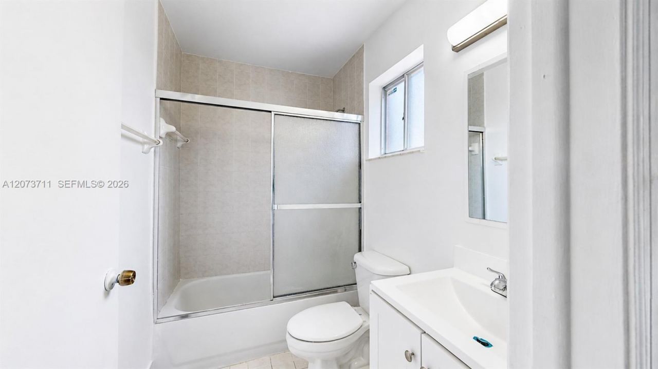 8183 NW 8th St , Unit C2, Miami, FL 33126 Photo