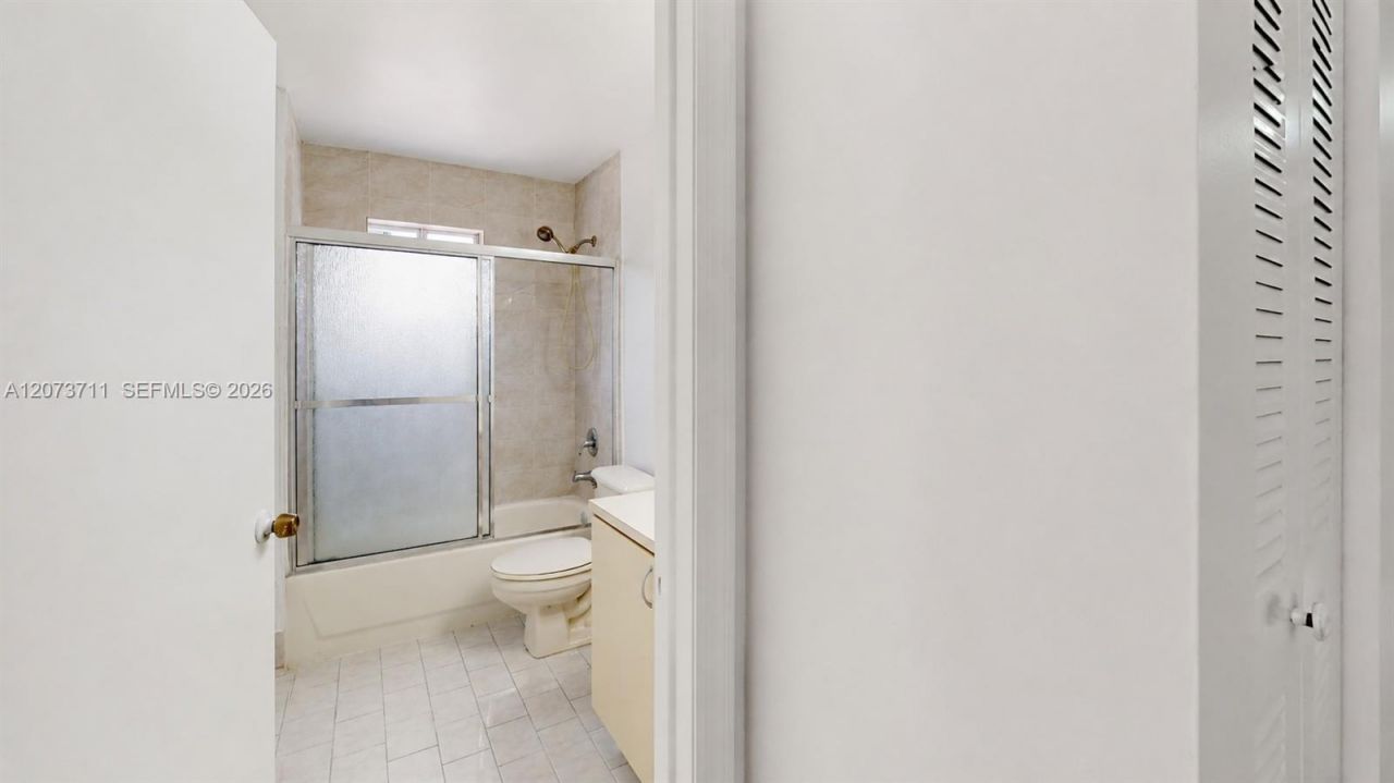 8183 NW 8th St , Unit C2, Miami, FL 33126 Photo