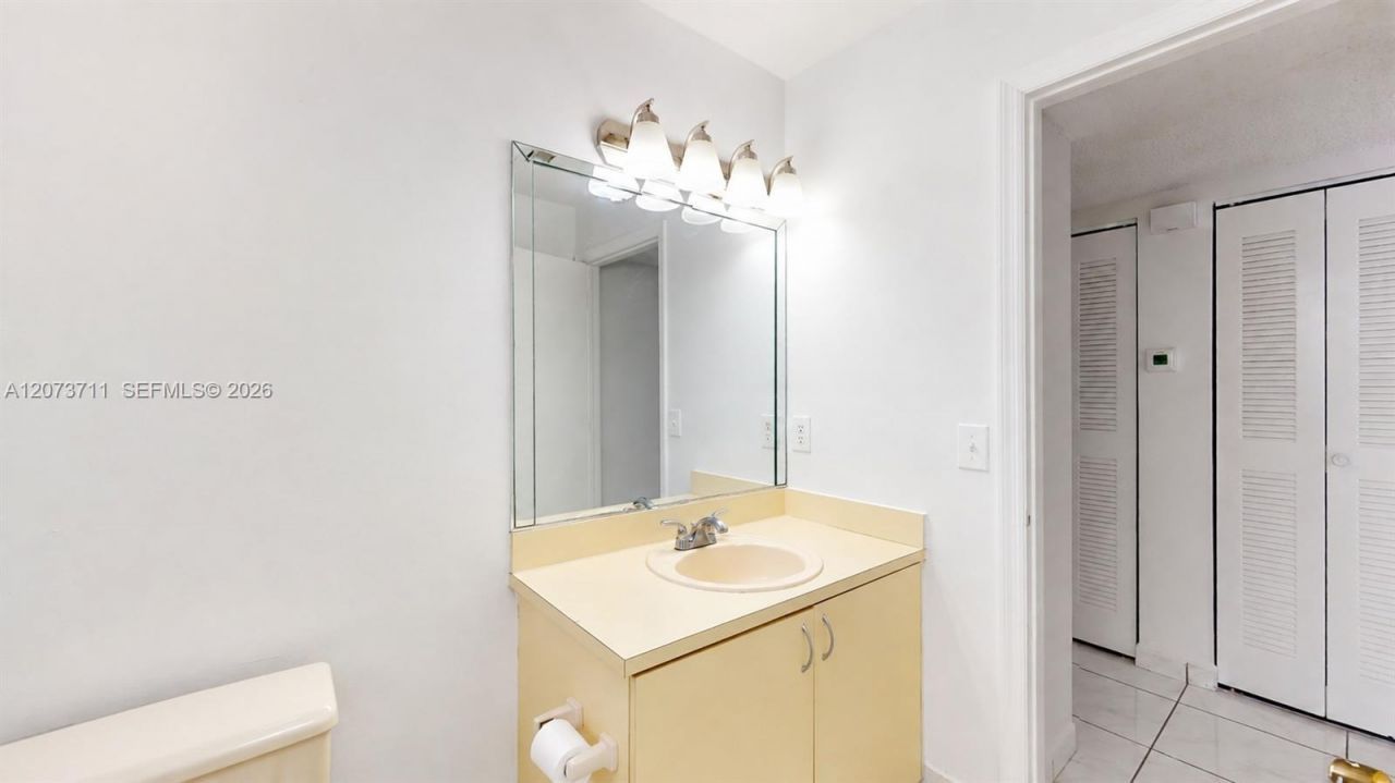 8183 NW 8th St , Unit C2, Miami, FL 33126 Photo