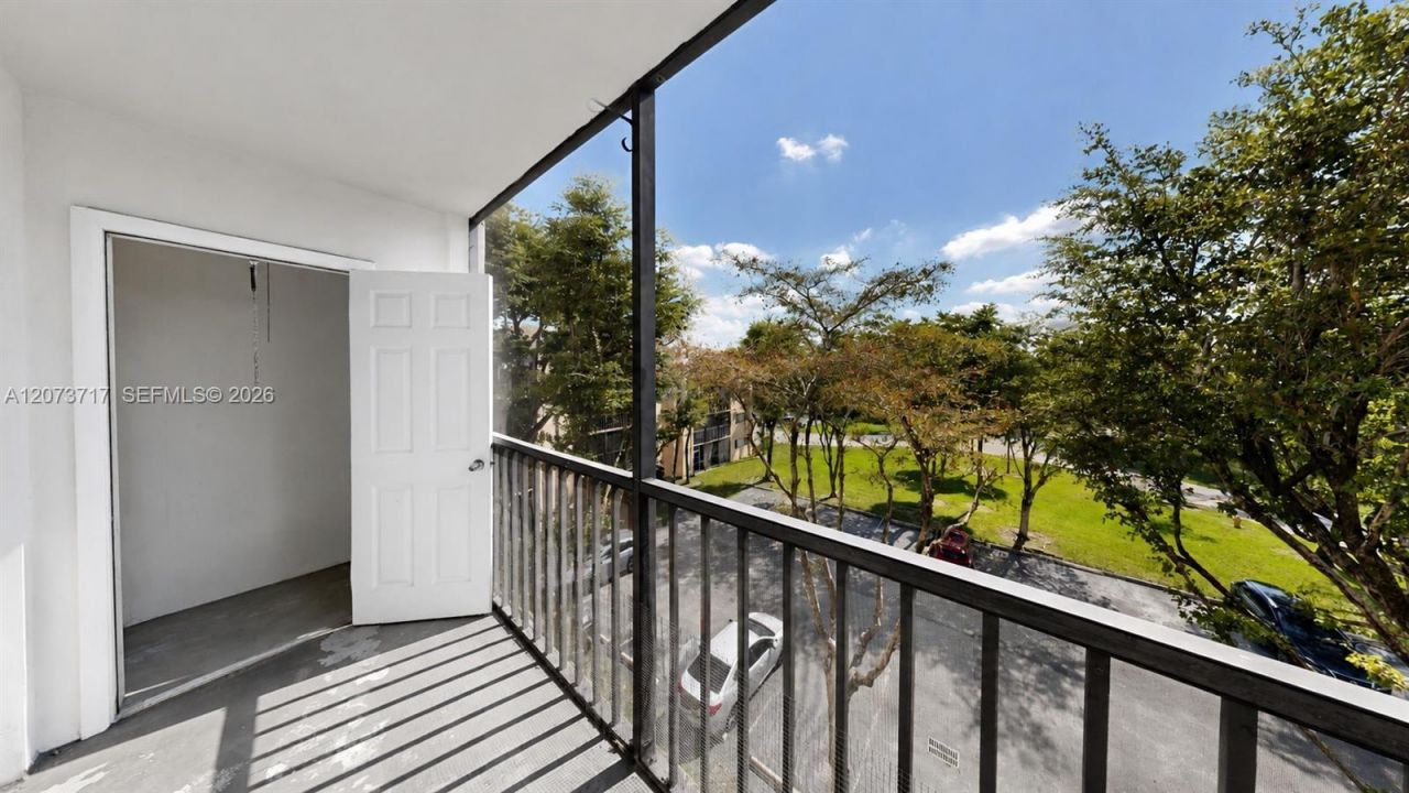 8420 SW 133rd Ave Rd , Unit 424, Miami, FL 33183 Photo