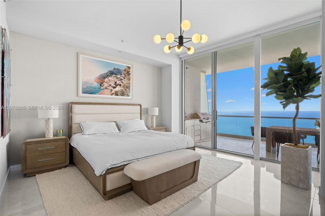 18501 Collins Ave , Unit 4304, Sunny Isles Beach, FL 33160 Photo
