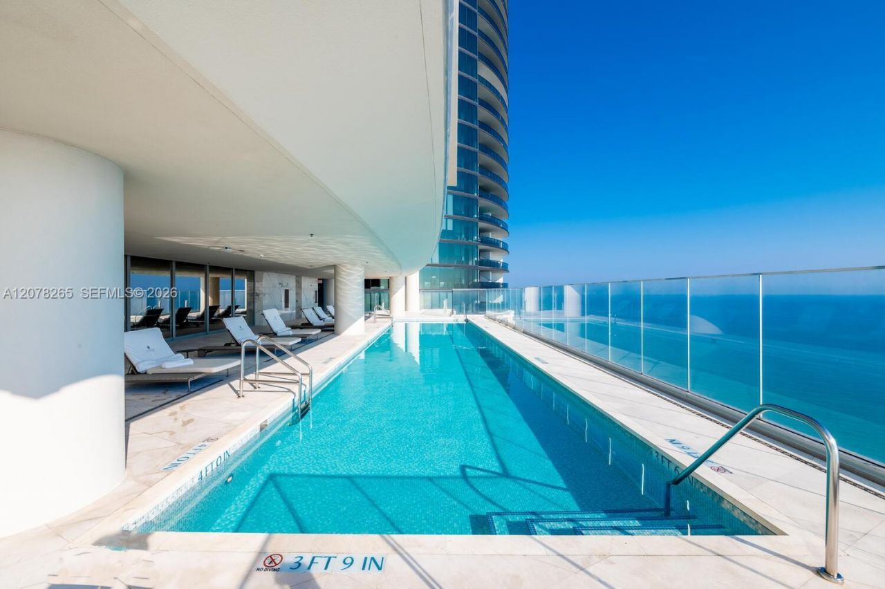18501 Collins Ave , Unit 4304, Sunny Isles Beach, FL 33160 Photo