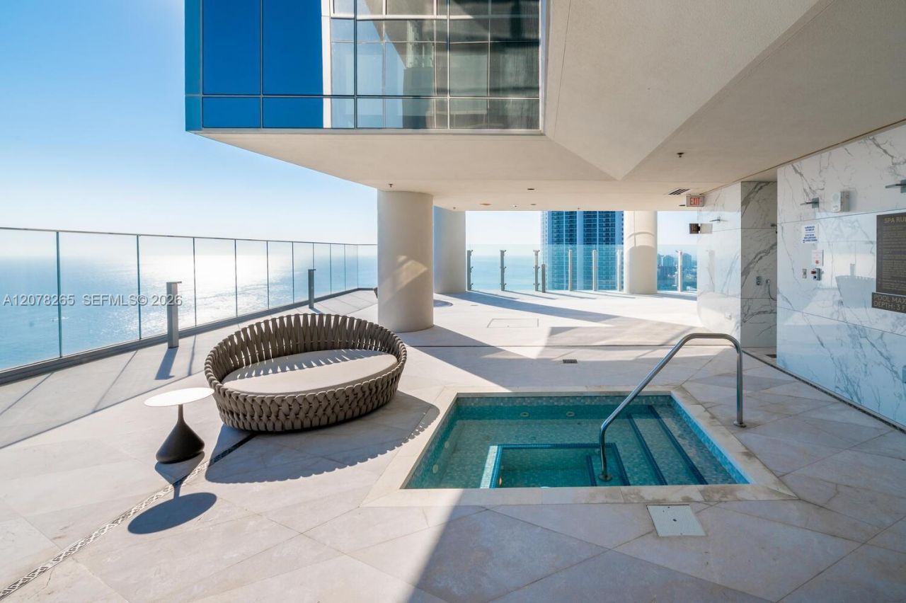 18501 Collins Ave , Unit 4304, Sunny Isles Beach, FL 33160 Photo