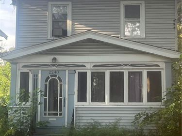 2240 Willow Avenue , Niagara Falls, NY 14305