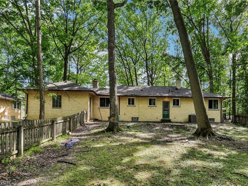 2394 Dentzler Road, Parma, OH 44134 Photo 6