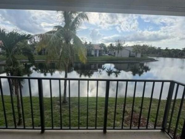 1495 LAKE CRYSTAL Drive, Unit G, West Palm Beach, FL 33411