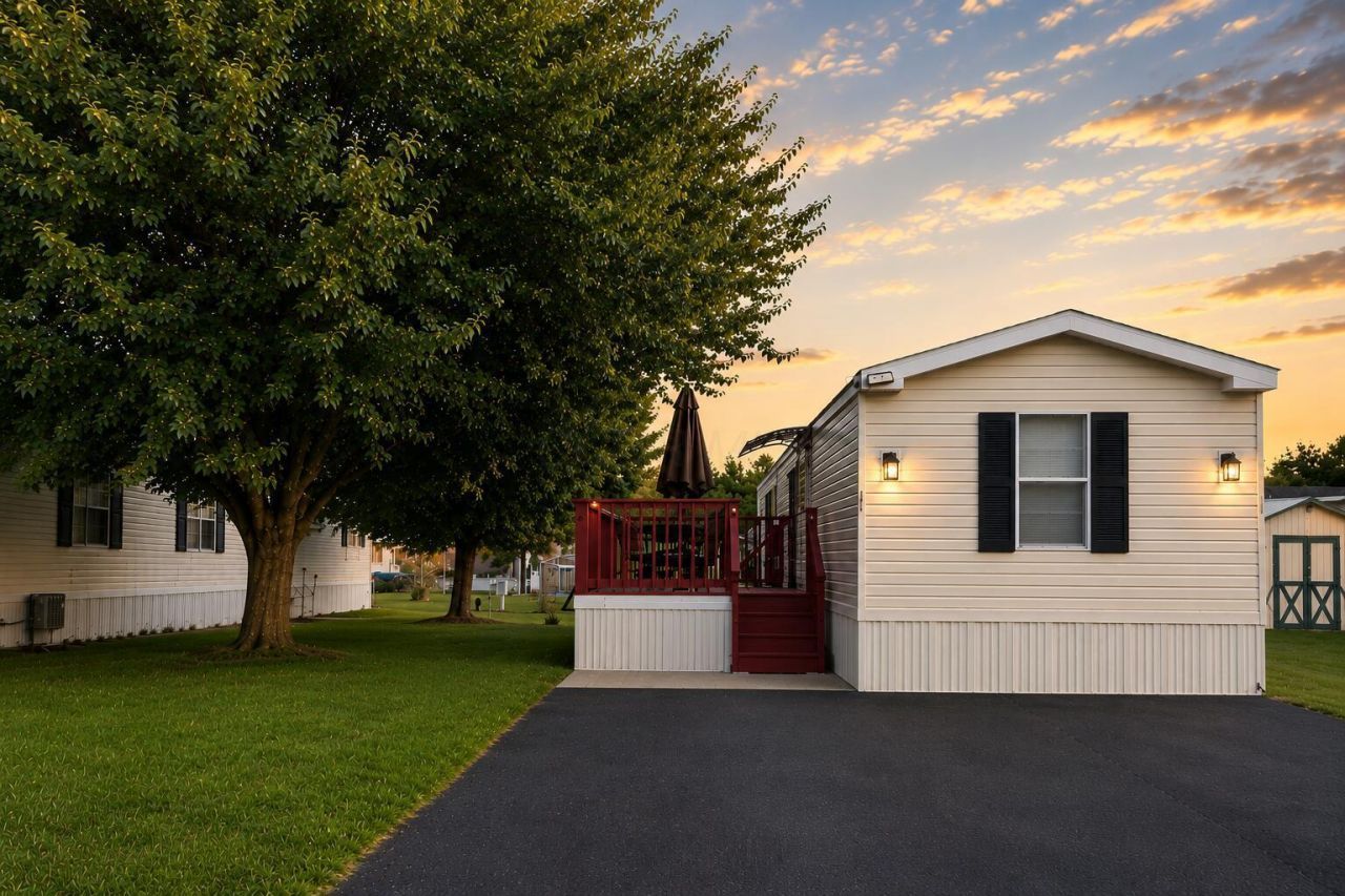177 Oak Manor, Ashville, OH 43103 Main Photo