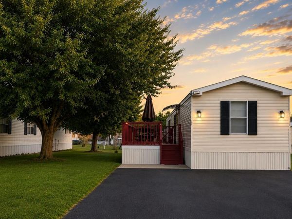 177 Oak Manor, Ashville, OH 43103