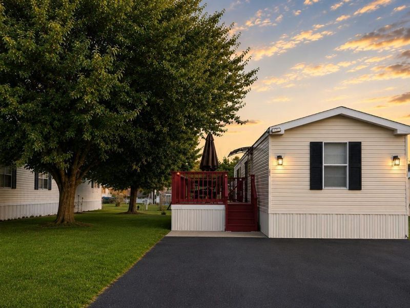 177 Oak Manor, Ashville, OH 43103 Photo 1