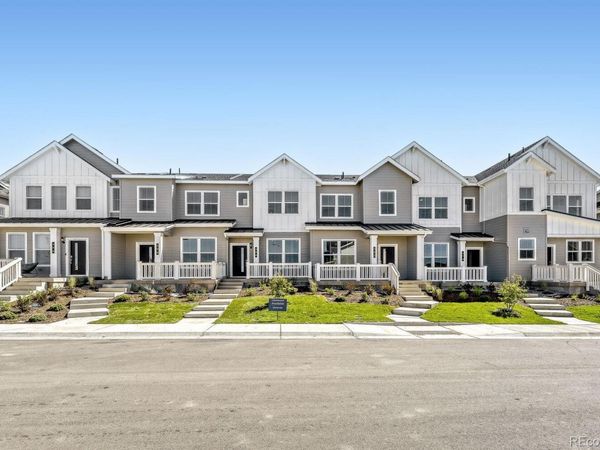 386 N Bersshine Court, Watkins, CO 80137