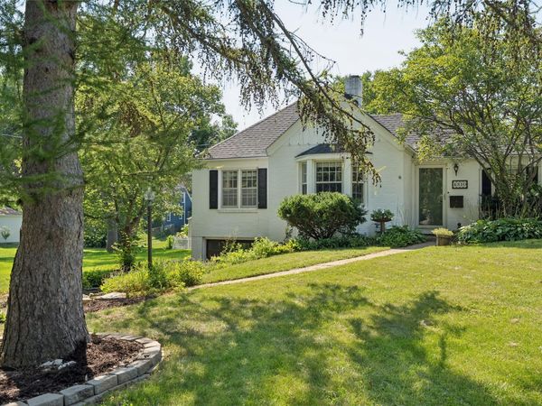 4310 Allison Avenue, Des Moines, IA 50310
