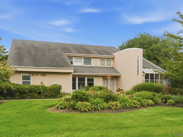 61 Villanova Lane, Dix Hills, NY 11746