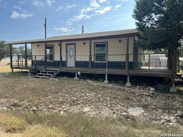 1614 Private Road 1518, Bandera, TX 78003