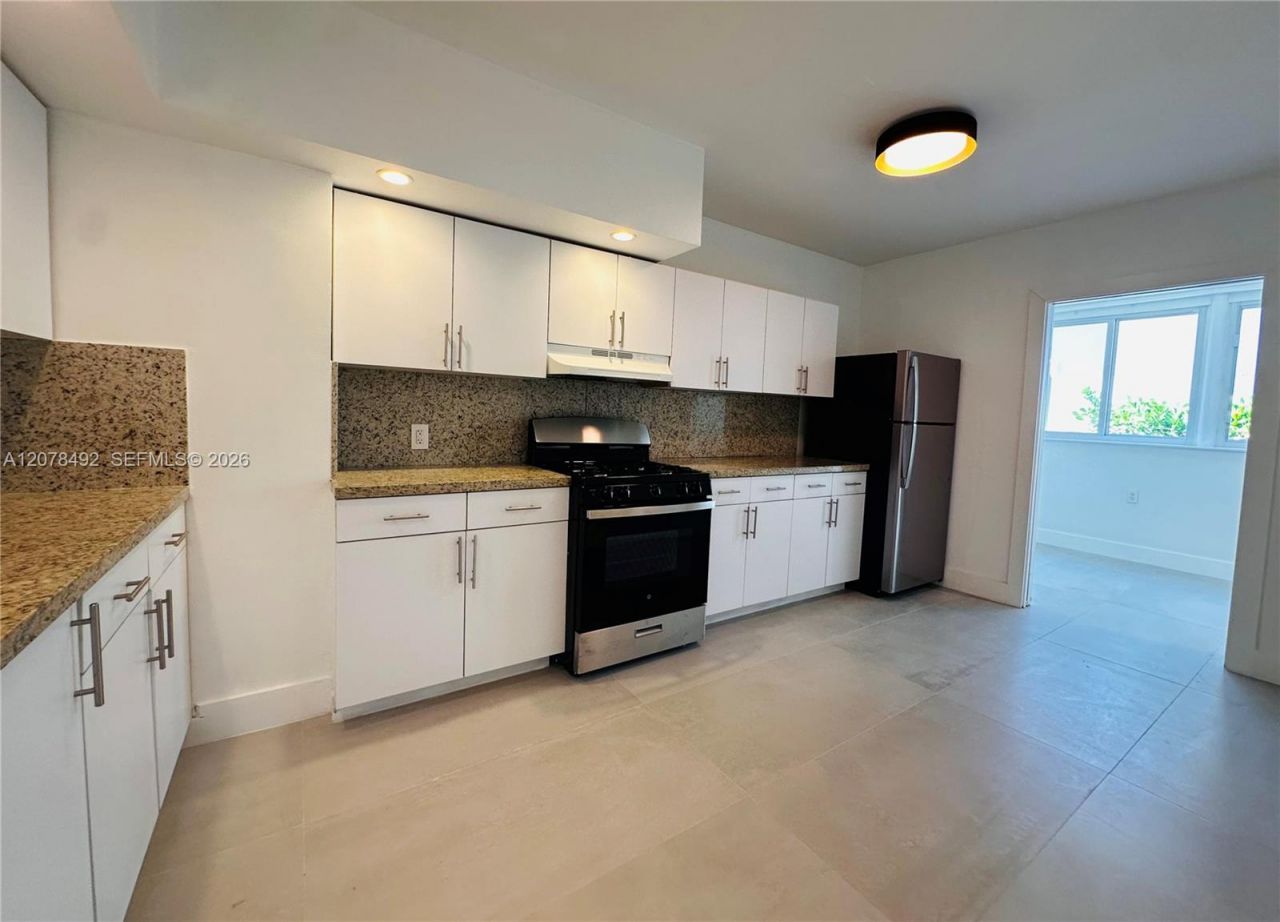 2045 Calais Dr , Unit 6, Miami Beach, FL 33141 Photo