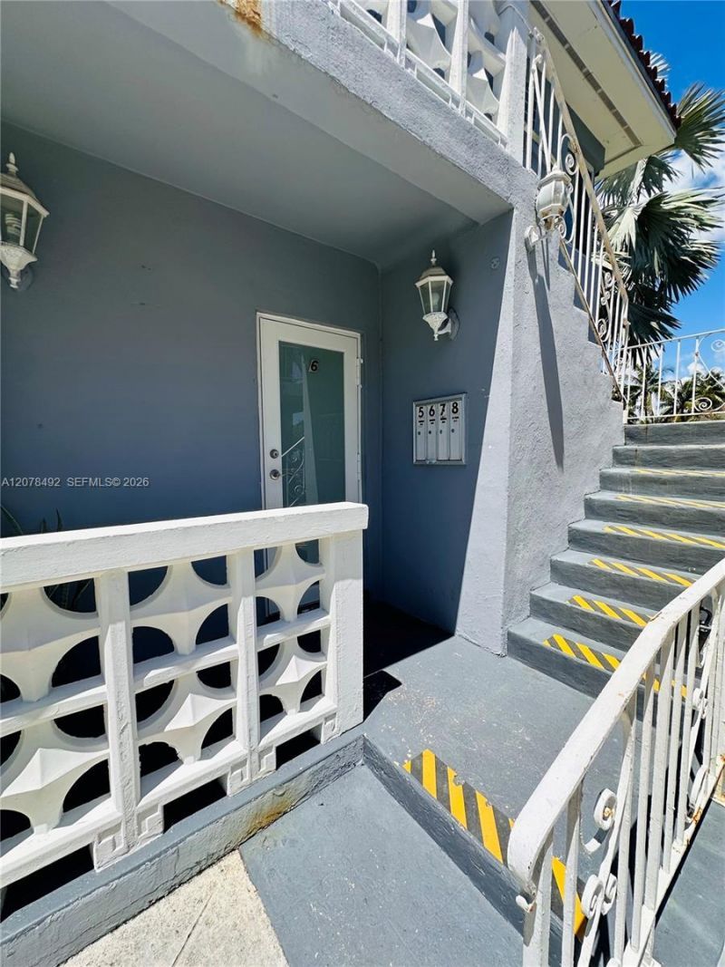 2045 Calais Dr , Unit 6, Miami Beach, FL 33141 Photo