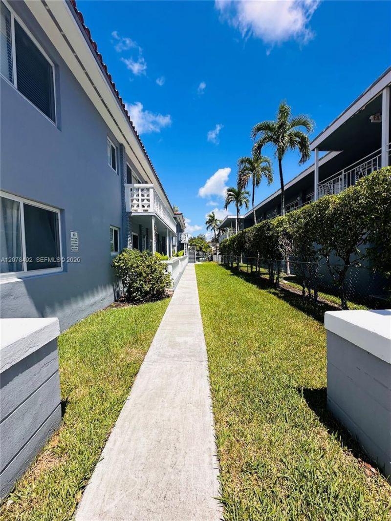 2045 Calais Dr , Unit 6, Miami Beach, FL 33141 Photo