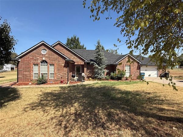 873 Oaklawn Drive, Tuttle, OK 73089