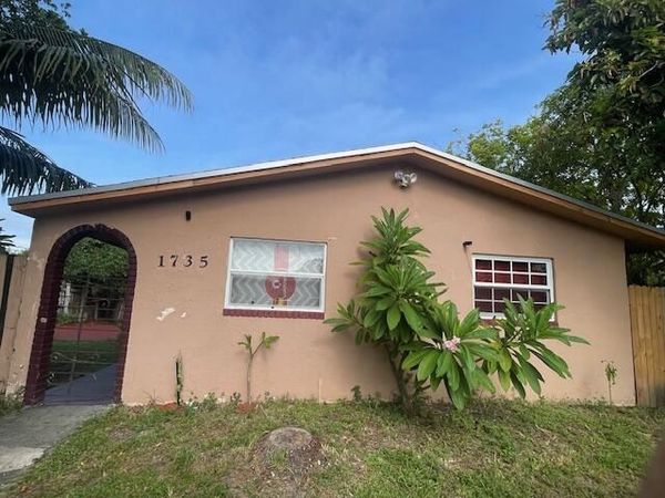 1735 SW 44th Terrace, Fort Lauderdale, FL 33317