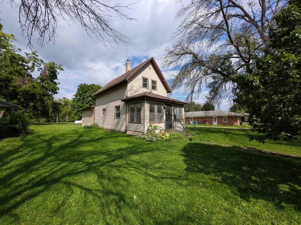 513 River Street, Chester, IA 52134