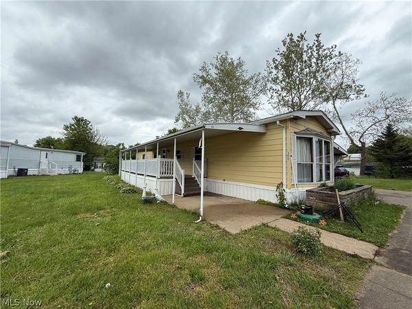 200 Driftwood Drive SE, New Philadelphia, OH 44663