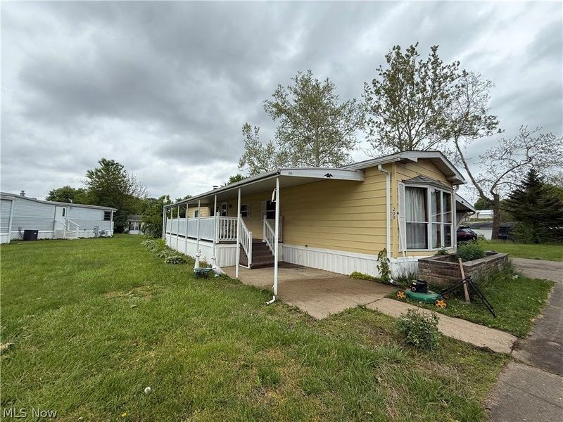 200 Driftwood Drive SE, New Philadelphia, OH 44663 Photo 1