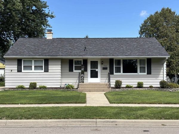 1702 Gartland Avenue, Janesville, WI 53548