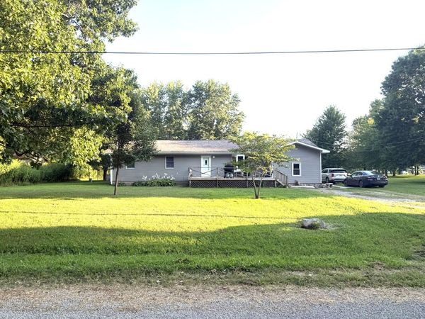 6044 Mccarty Road , Kinmundy, IL 62854