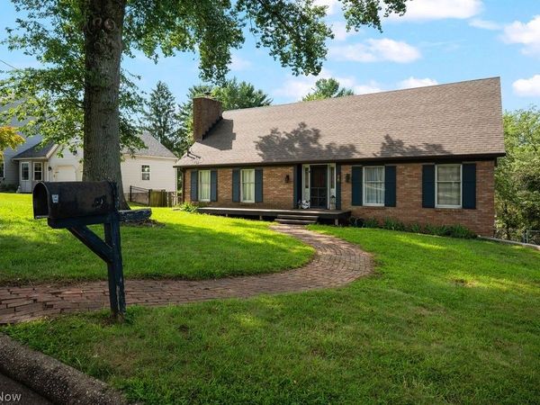14 Valley View Drive, Vienna, WV 26105