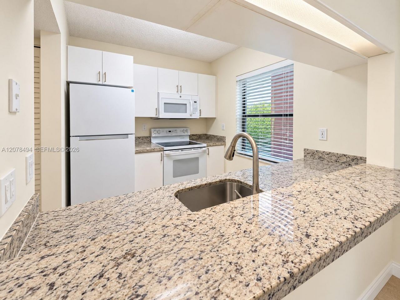 3396 Foxcroft Rd, Unit 316, Miramar, FL 33025 Photo