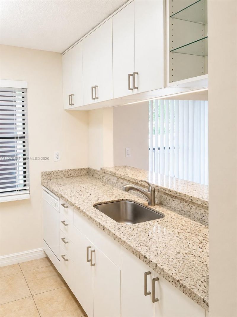 3396 Foxcroft Rd, Unit 316, Miramar, FL 33025 Photo
