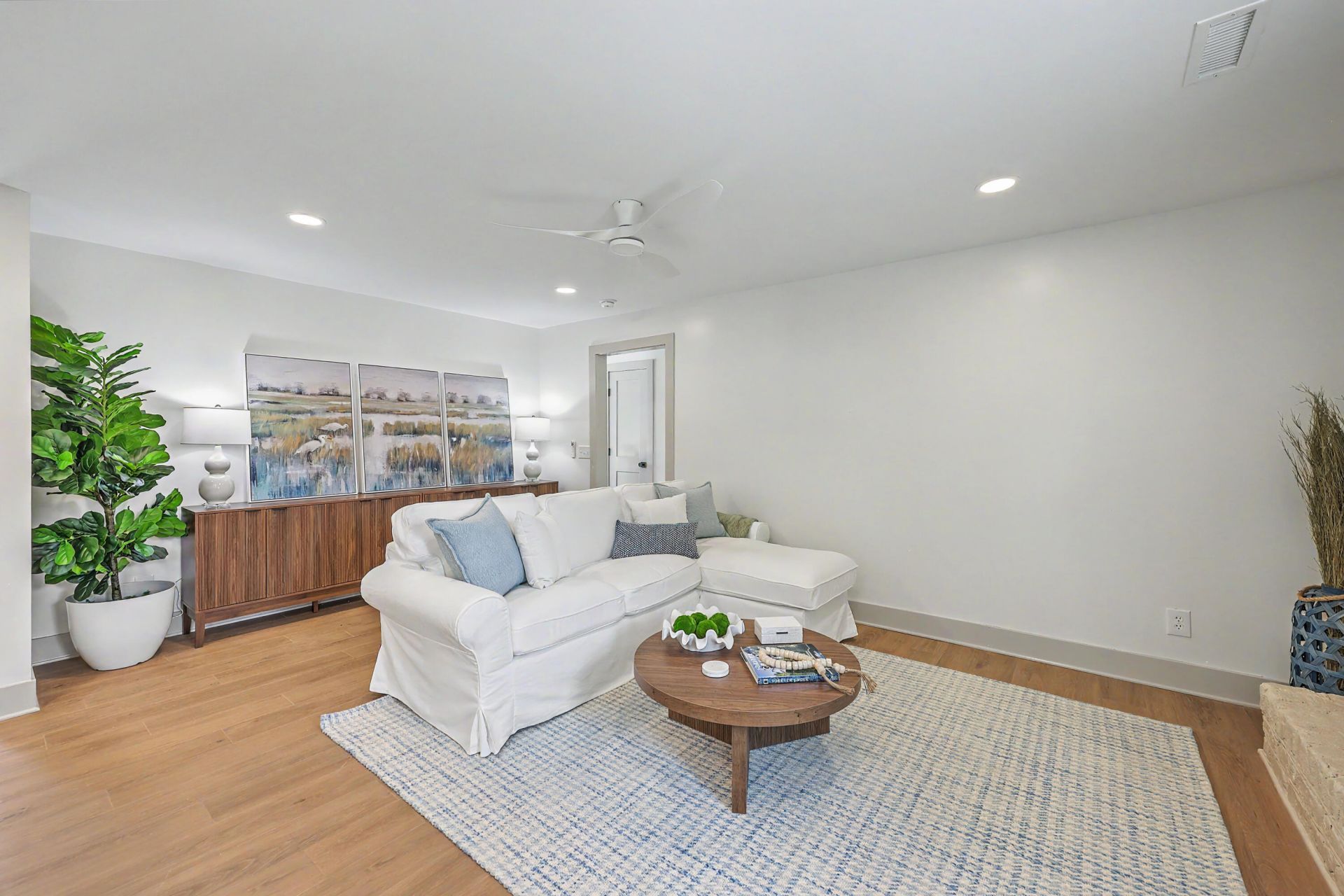 1228 Oakcrest Drive Photo 11