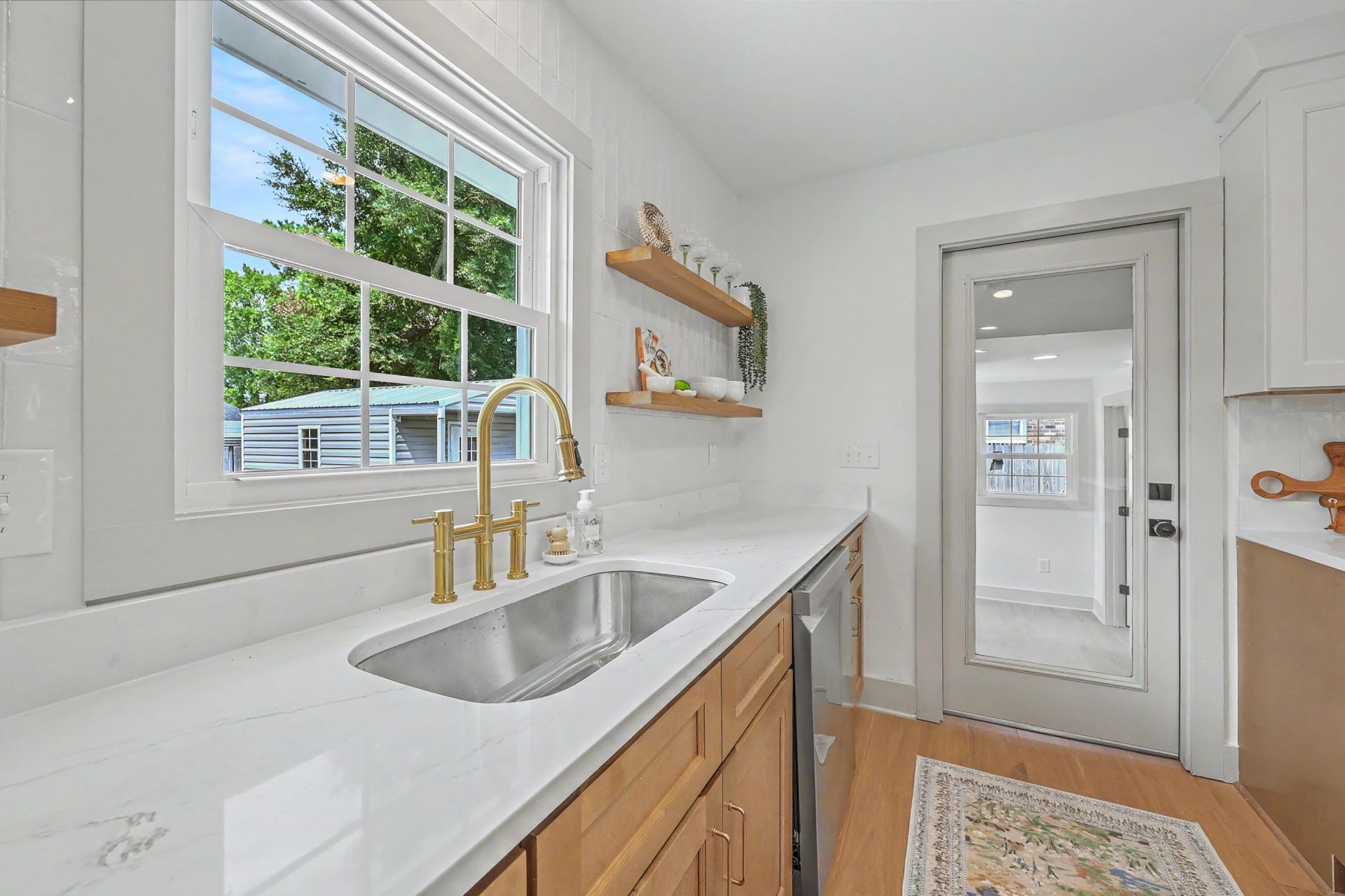 1228 Oakcrest Drive Photo 14