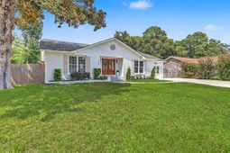 1228 Oakcrest Drive photo 4