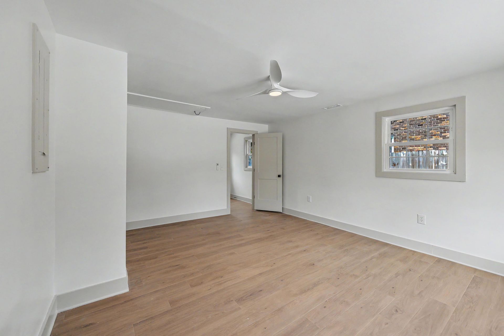 1228 Oakcrest Drive Photo 26