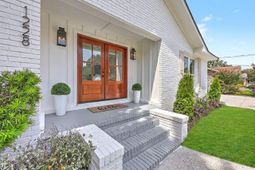 1228 Oakcrest Drive photo 4