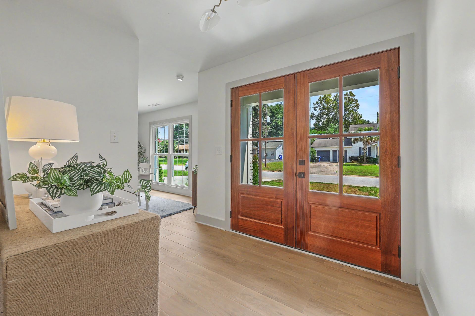 1228 Oakcrest Drive Photo 7