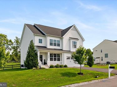35928 PLATINUM DRIVE, ROUND HILL, VA 20141