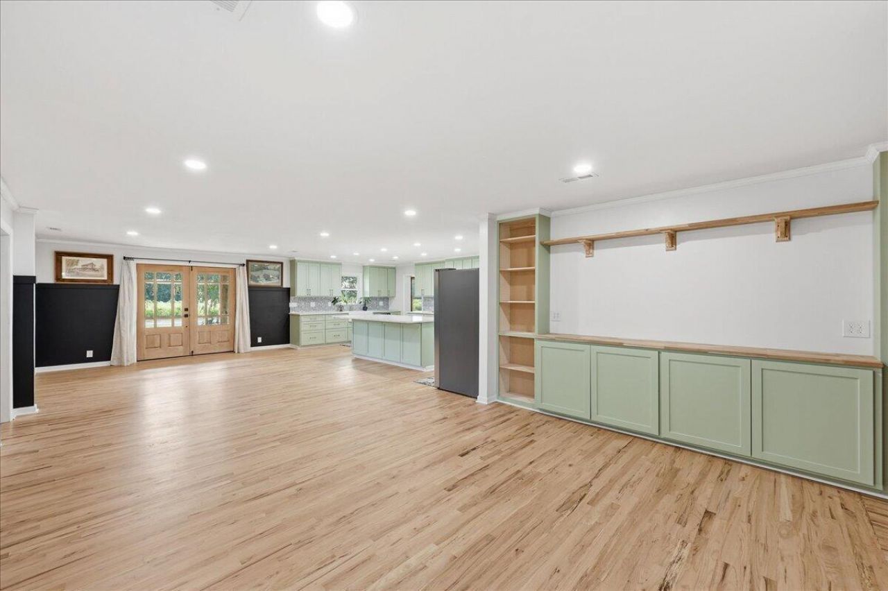 918 Friendship Road Photo 10
