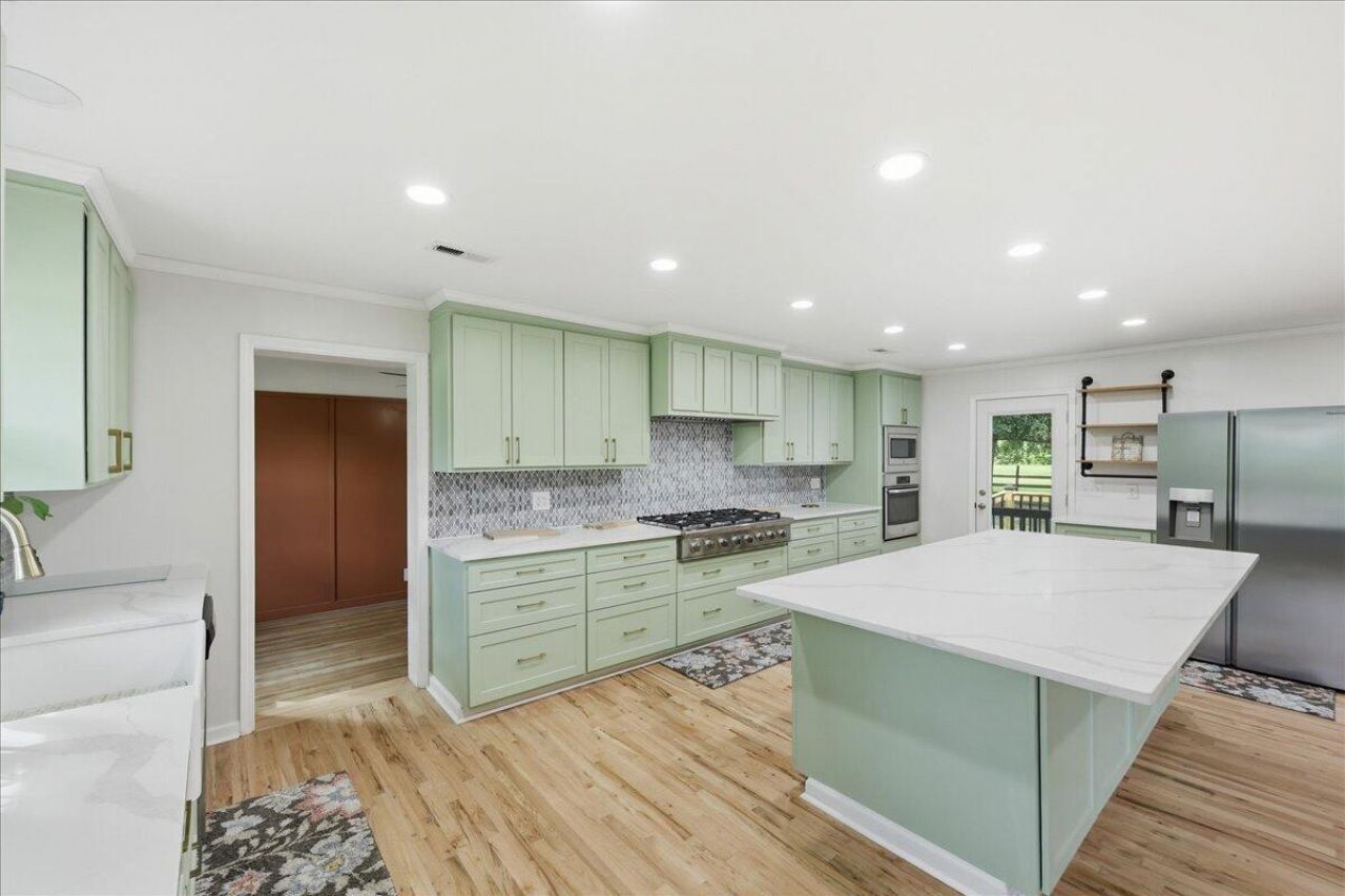 918 Friendship Road Photo 12