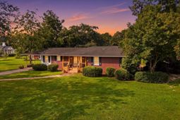 918 Friendship Road photo 4