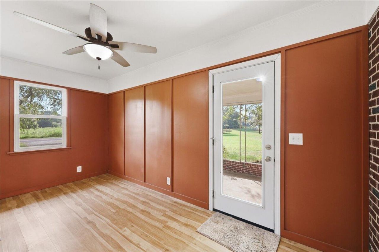 918 Friendship Road Photo 26