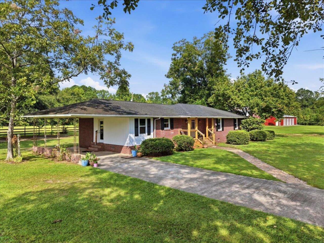 918 Friendship Road Photo 4