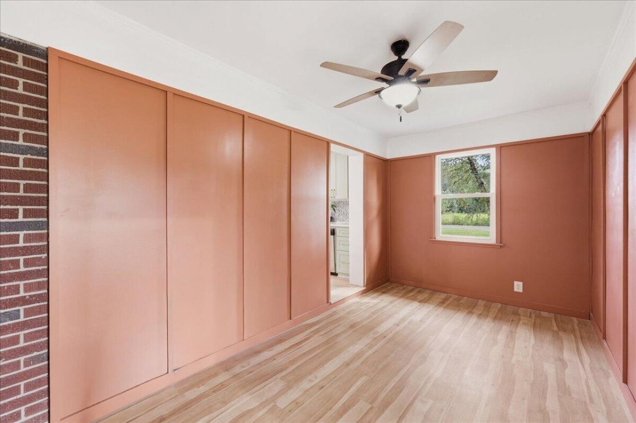 918 Friendship Road Photo 46