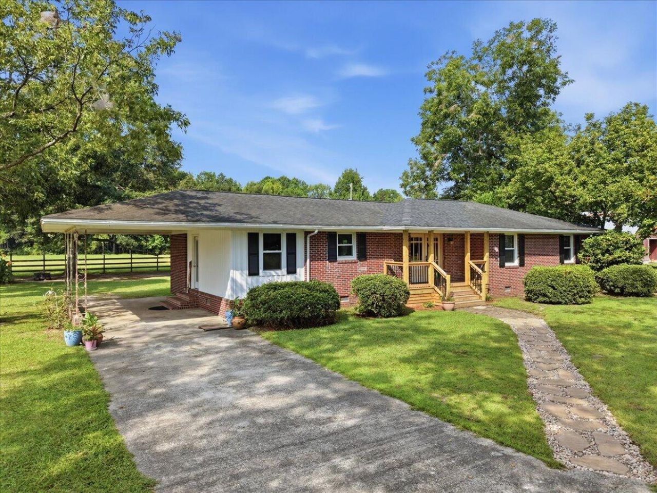 918 Friendship Road Photo 5