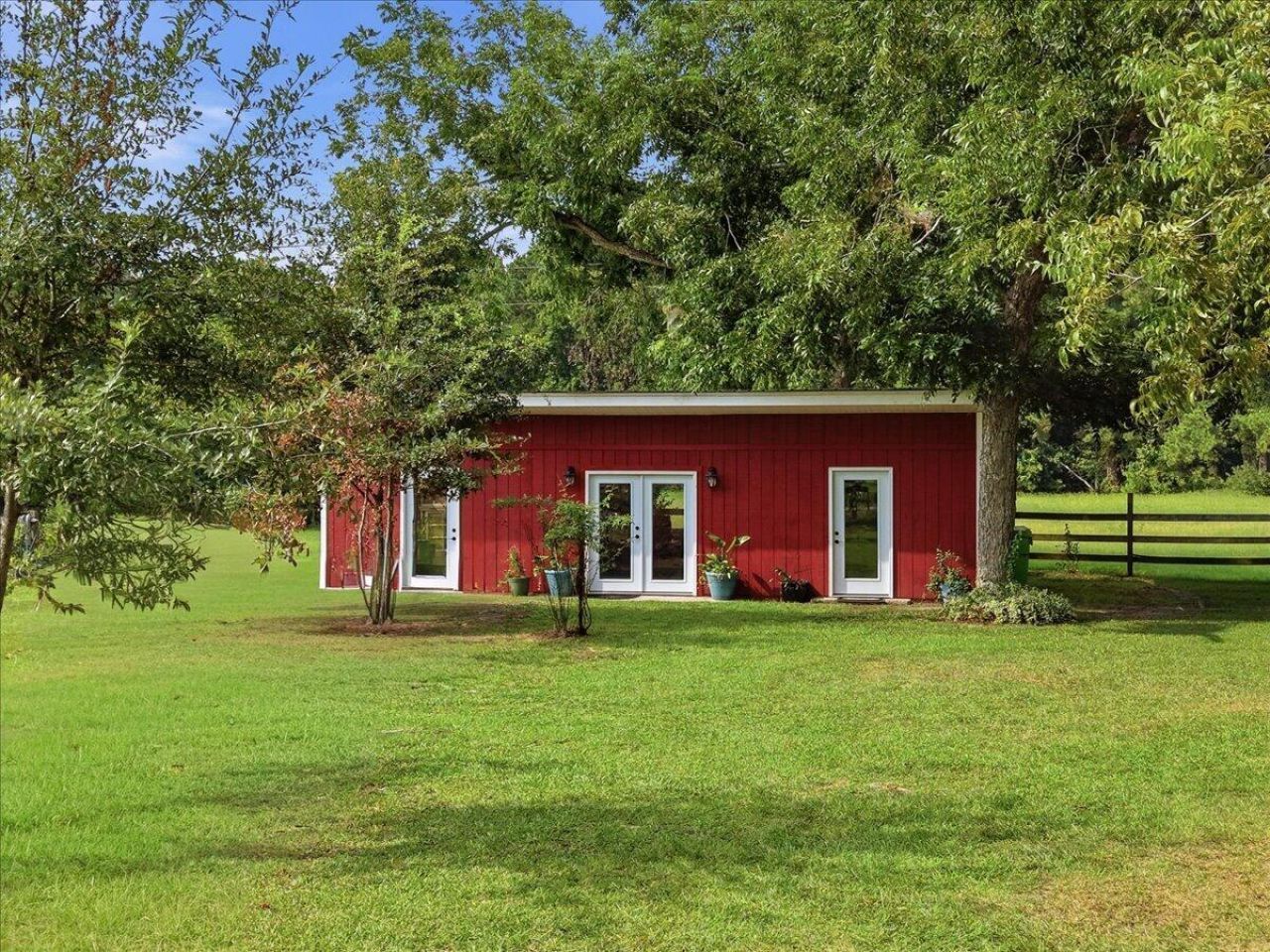 918 Friendship Road Photo 56