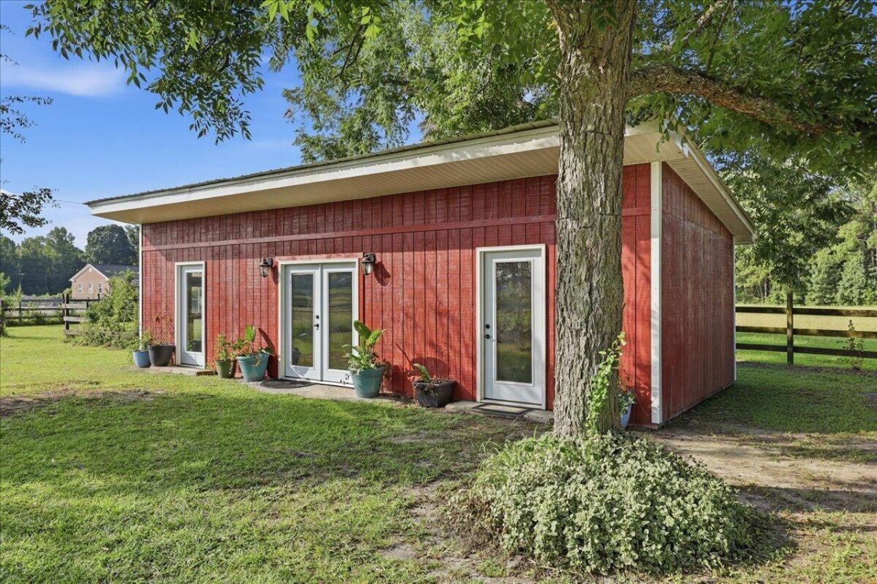 918 Friendship Road Photo 57