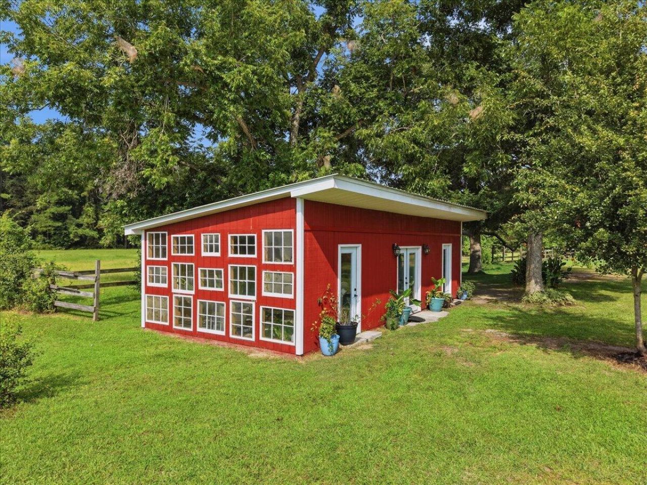 918 Friendship Road Photo 58