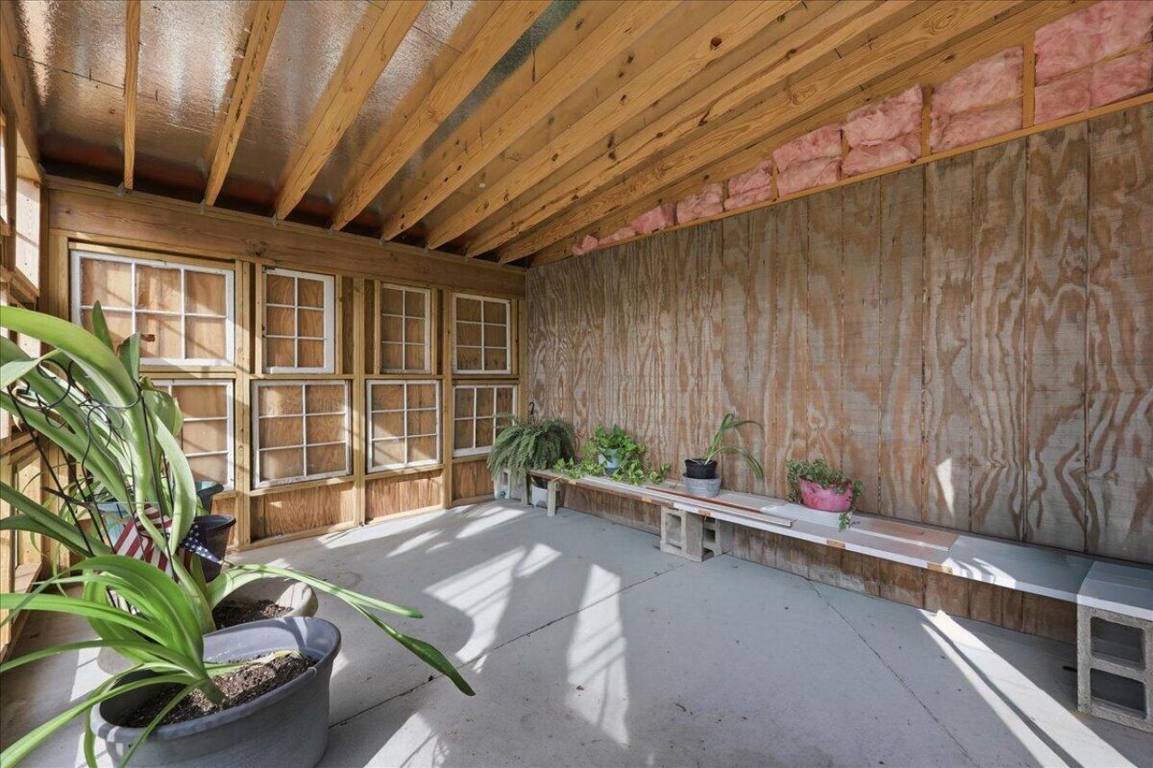 918 Friendship Road Photo 59